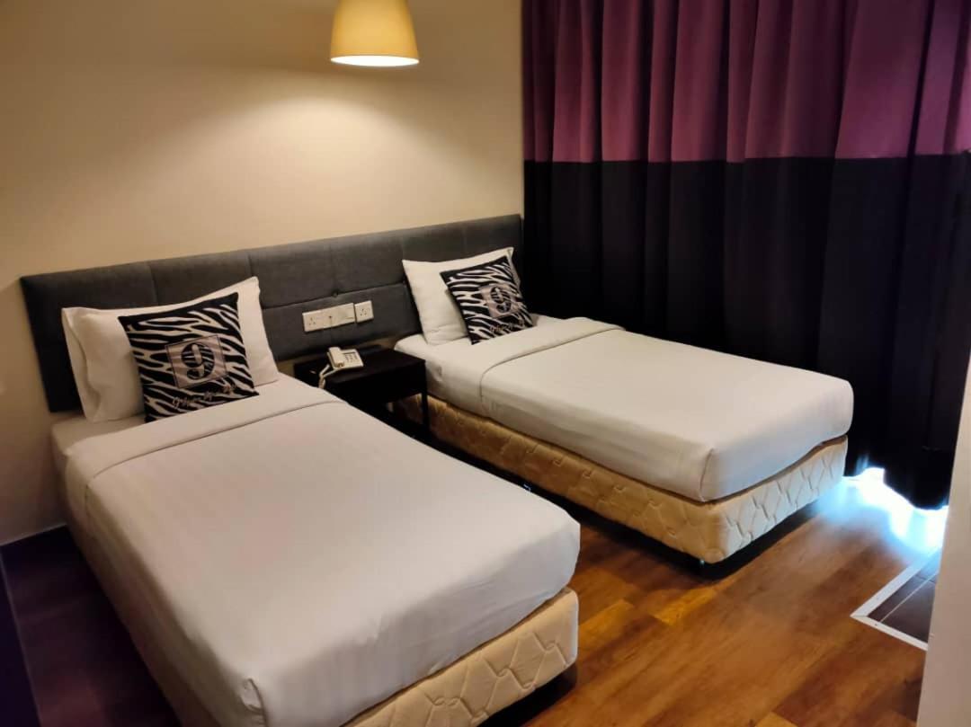 סובאנג ג'איה 9 Square Hotel - Subang מראה חיצוני תמונה
