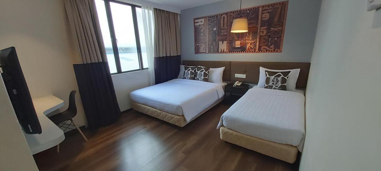 סובאנג ג'איה 9 Square Hotel - Subang מראה חיצוני תמונה