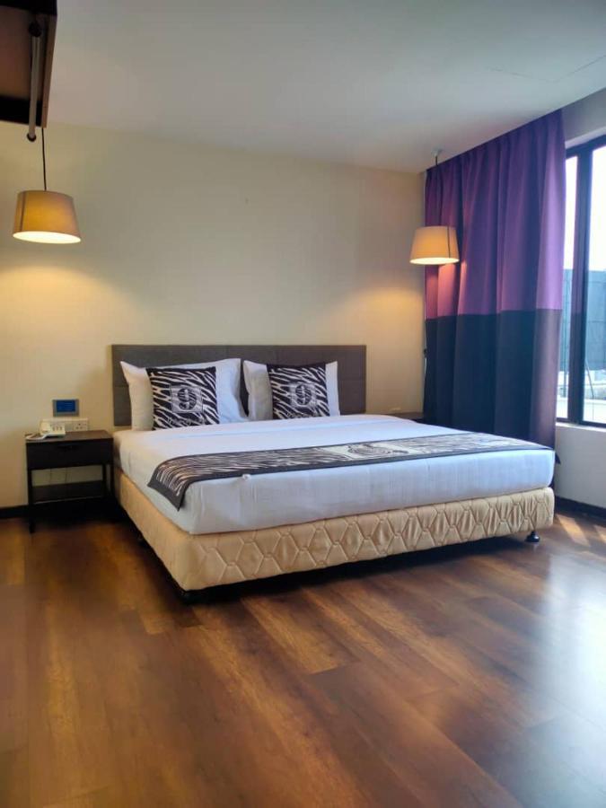 סובאנג ג'איה 9 Square Hotel - Subang מראה חיצוני תמונה